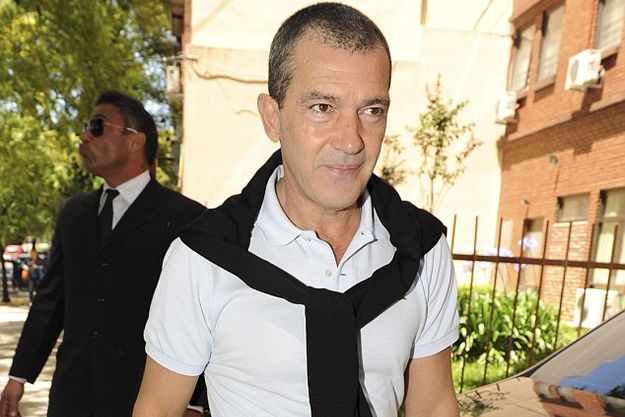 Антонио Бандерас сделал стрижку скинхеда