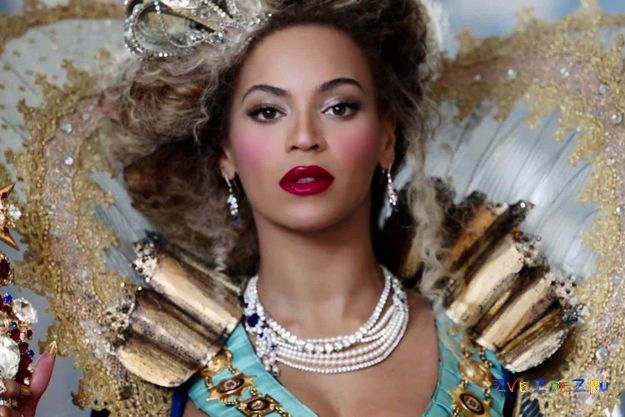 Бейонсе порадовала дочку рождественской елкой