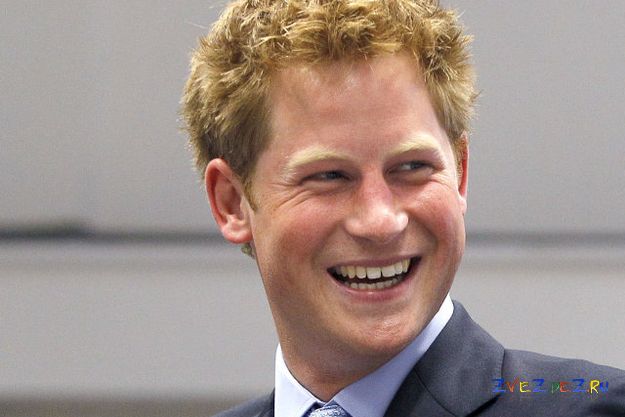 Принц Гарри любит побаловаться кальяном