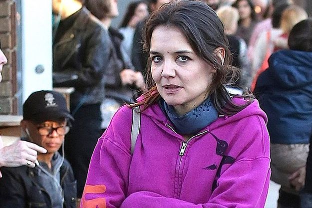 Кэти Холмс шокировала появлением на улице Венеции без макияжа