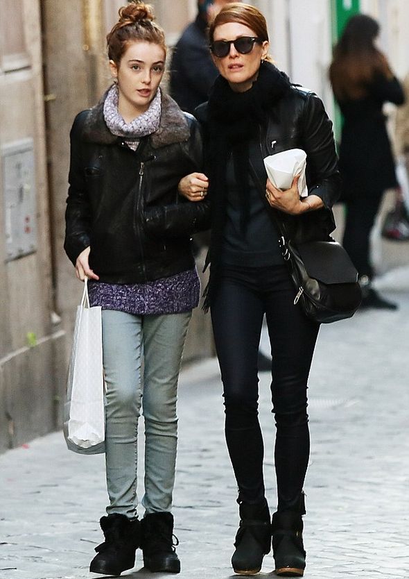 Джулианна Мур с дочерью Лив Фрейндлих