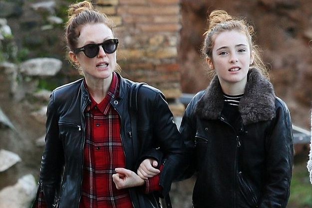 Джулианна Мур устроила с дочерью римские каникулы