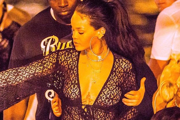 Рианна шокировала откровенным нарядом на Сен-Бартсе