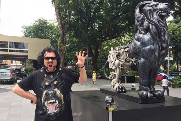 Филипп Киркоров сразился с динозавром