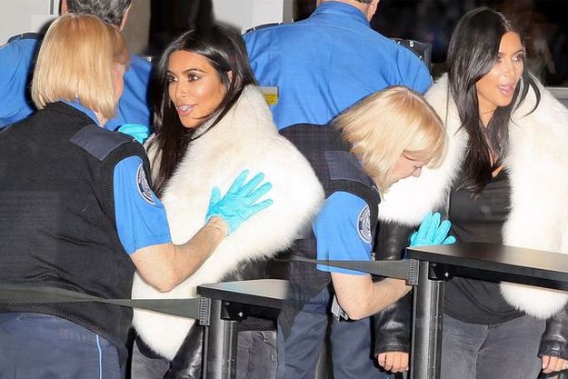 Ким Кардашьян засветила ягодицы в аэропорту