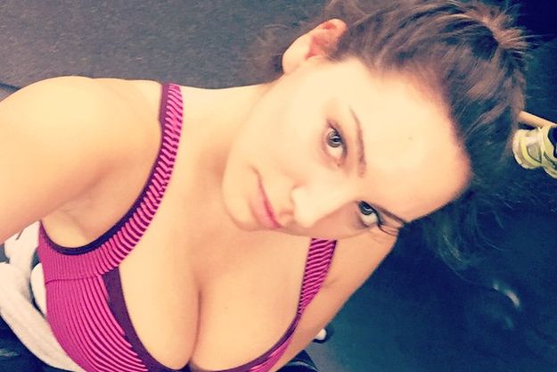 Келли Брук усиленно готовится к лету