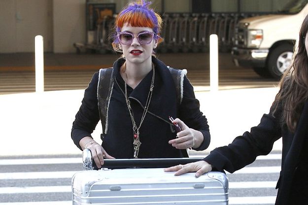 Лили Аллен шокировала неординарным цветом волос