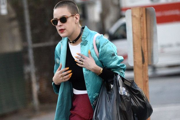 Таллула Уиллис шокировала странным нарядом