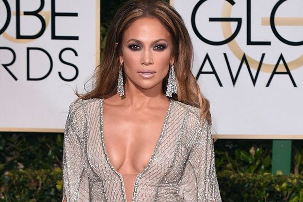 Дженнифер Лопес продает роскошный особняк в Хидден-Хиллз