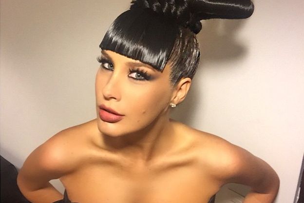 Кэти Топурия заинтриговала необычным нарядом