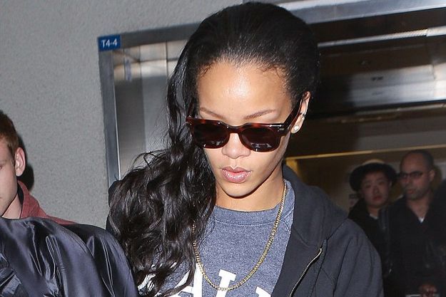 Близкий друг Рианны погиб во время поножовщины в баре