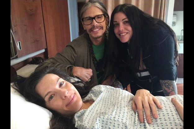 Стивен Тайлер показал фото Лив Тайлер из роддома