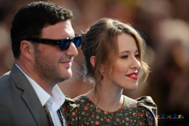 Ксения Собчак и Максим Виторган встретили День влюбленных в больнице