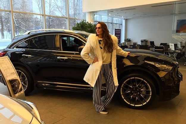 Алена Водонаева присмотрела себе новый автомобиль