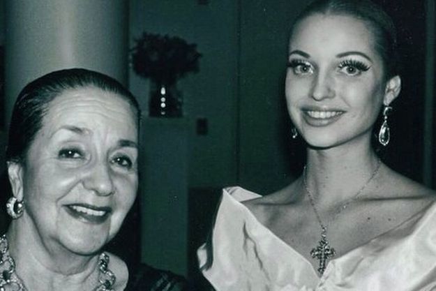 Анастасия Волочкова порадовала фотографией из юности