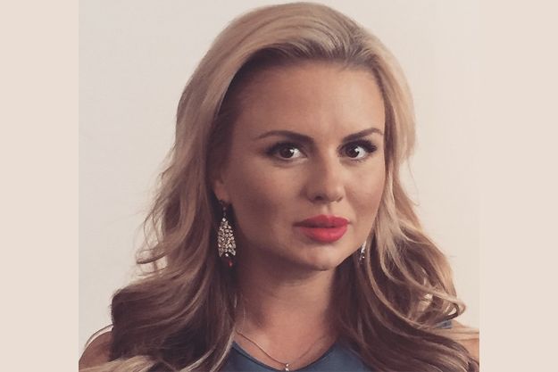 Анна Семенович похвасталась дорогим подарком