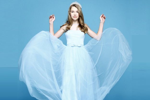 Вера Брежнева показала свою старшую дочь Соню