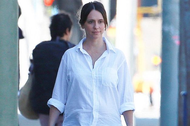 Беременная Дженнифер Лав Хьюитт прошлась по магазинам