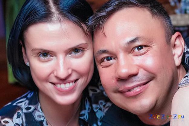 Костя Цзю второй раз женился и в четвертый раз стал отцом