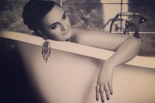 Елена Ваенга показала интимный снимок из ванной