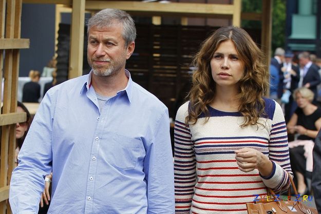 Жена Абрамовича беременна третьим ребенком