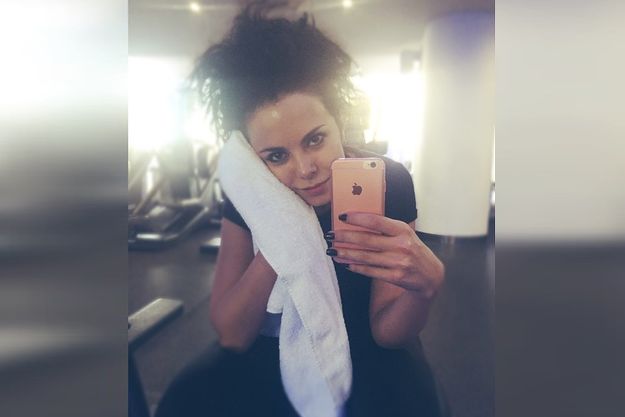 Настя Каменских занимается в спортзале до седьмого пота