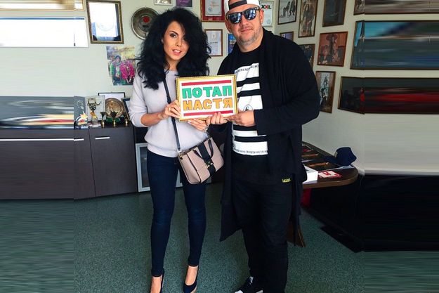 Настя Каменских похвасталась стройной фигурой