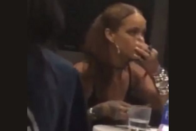 Рианну уличили в употреблении кокаина