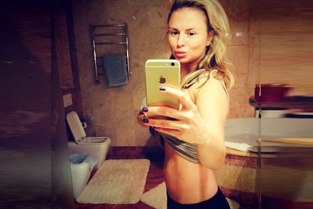 Анна Семенович поразила плоским животом