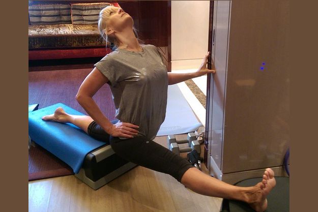 Валерия поразила великолепной растяжкой