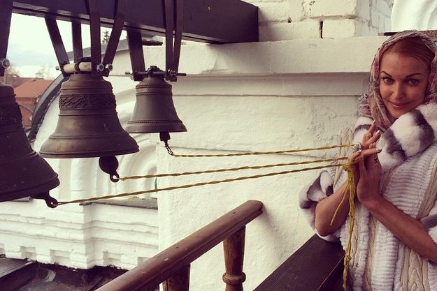 Анастасия Волочкова устроилась звонарем в храм