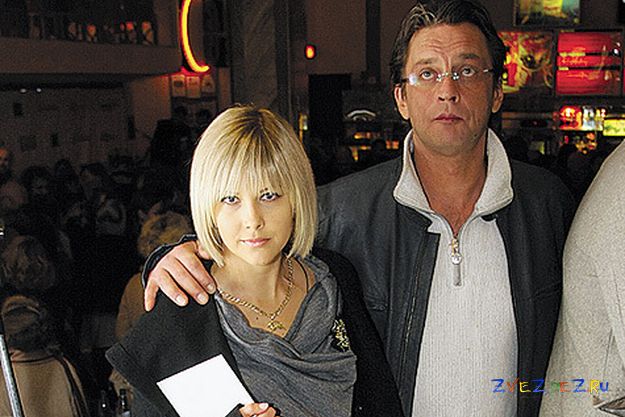 Возлюбленная Александра Домогарова впала в кому