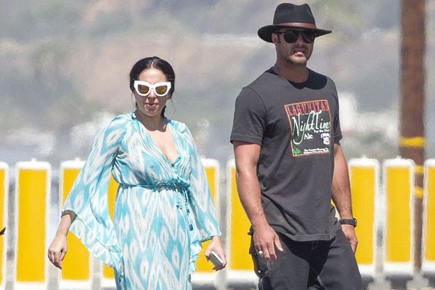 Леди Гагу заподозрили в беременности