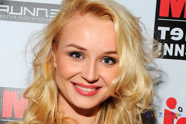 Полина Гагарина улетела в Вену на «Евровидение»