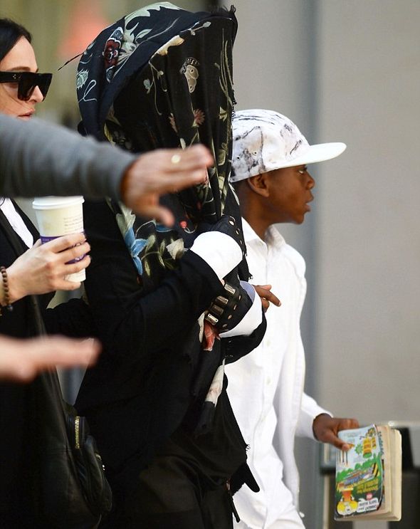 Мадонна с сыном Дэвидом