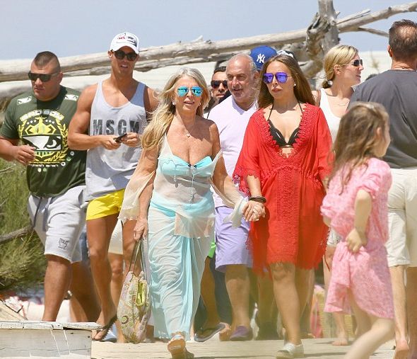 Хлоя Грин с родителями и Криштиану Роналду