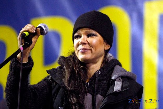 Певица Руслана обижается на Петра Порошенко