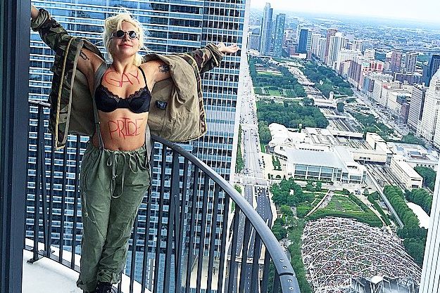 Леди Гага радуется закону об однополых браках