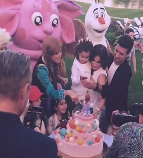 Ани Лорак с мужем Муратом и дочкой Софией