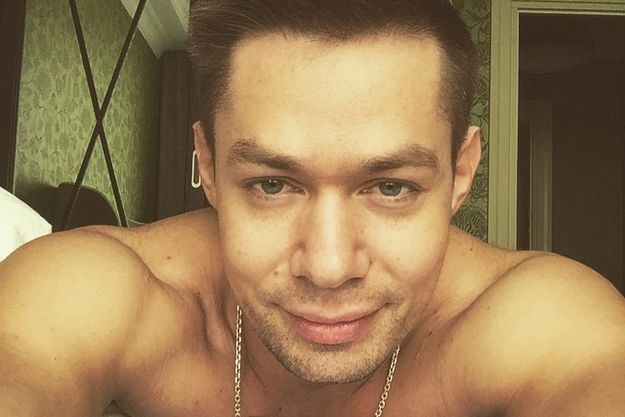 Стас Пьеха опубликовал постельное селфи