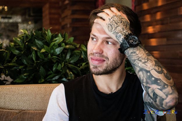 Федор Смолов нашел замену Лопыревой в стриптиз-клубе