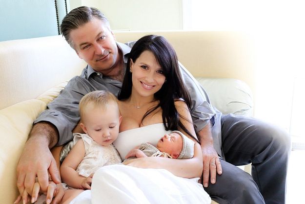 Алек Болдуин показал новорожденного сына Рафаэля