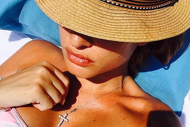 Беременная Ксения Бородина показала фото в купальнике