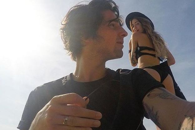 Владимир Дантес показал молодую жену в бикини