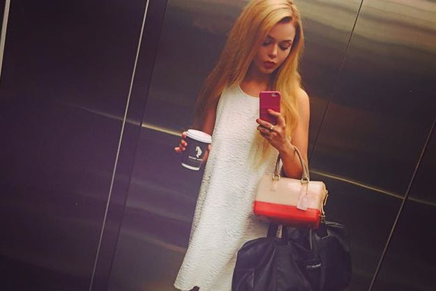 Алина Гросу превратилась в сексапильную блондинку