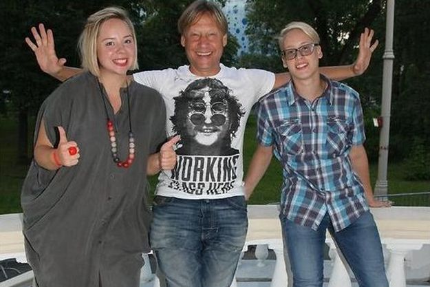 Дмитрий Харатьян вышел в свет со взрослой дочерью