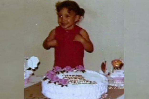 Дженнифер Лопес опубликовала детское фото