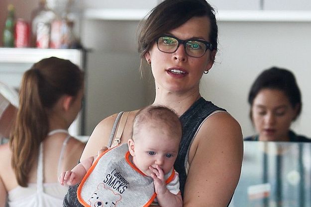 Милла Йовович сильно располнела после вторых родов