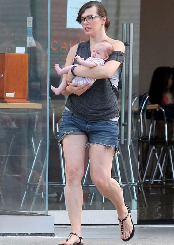 Милла Йовович с дочкой Дашиэль