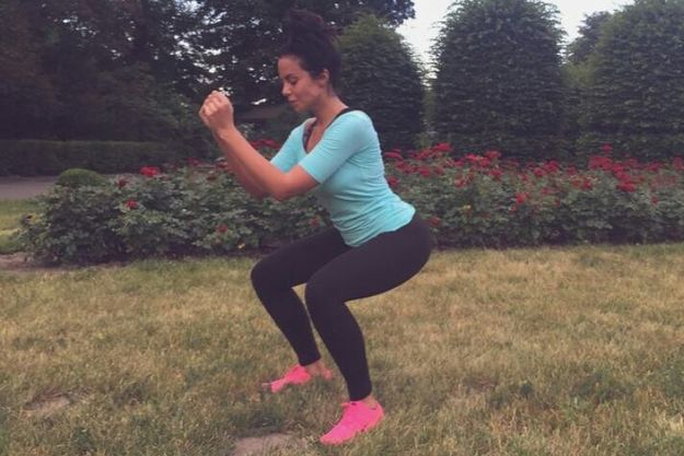 Настя Каменских покоряет изящной фигурой в облегающих одеждах